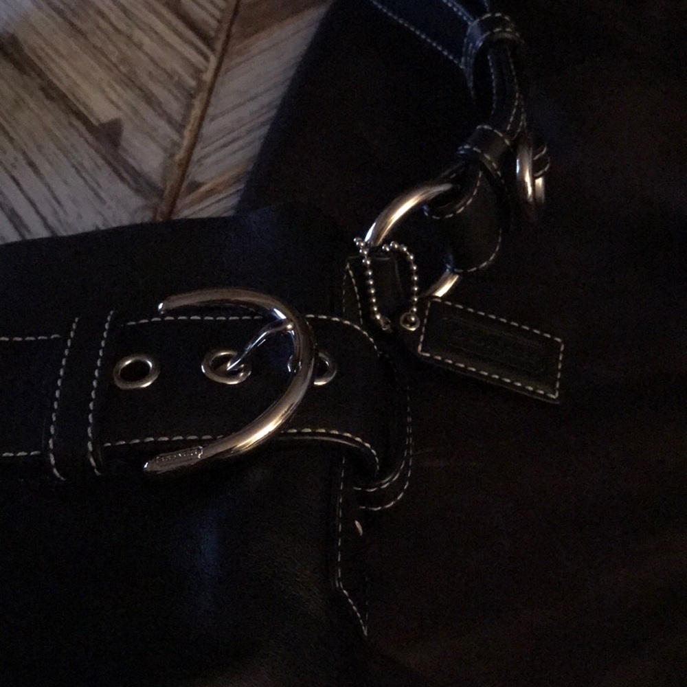 Black coach purse - Picture 6 of 8
